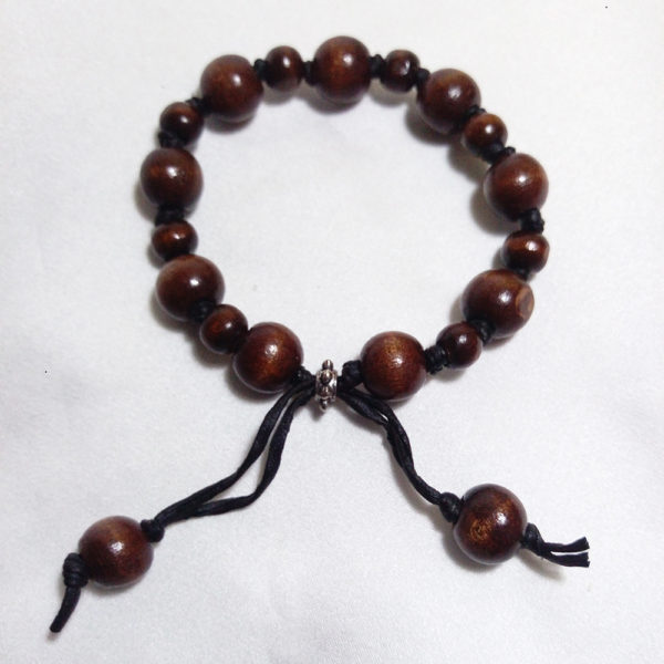Knotted wooden bracelets by HMJServices